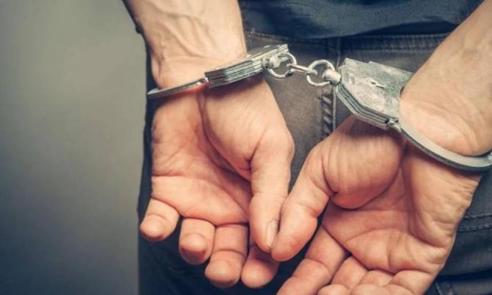Στο αυτόφωρο πατέρας μαθητή που εναντιώνεται στα self-test